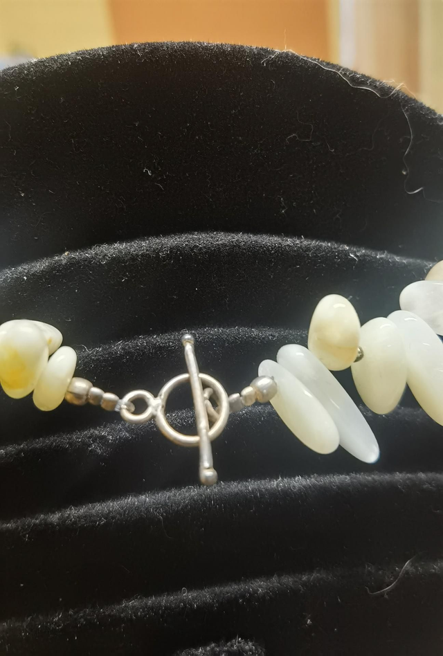 Collier perles galet pierres de lune - intuition, poésie et douceur