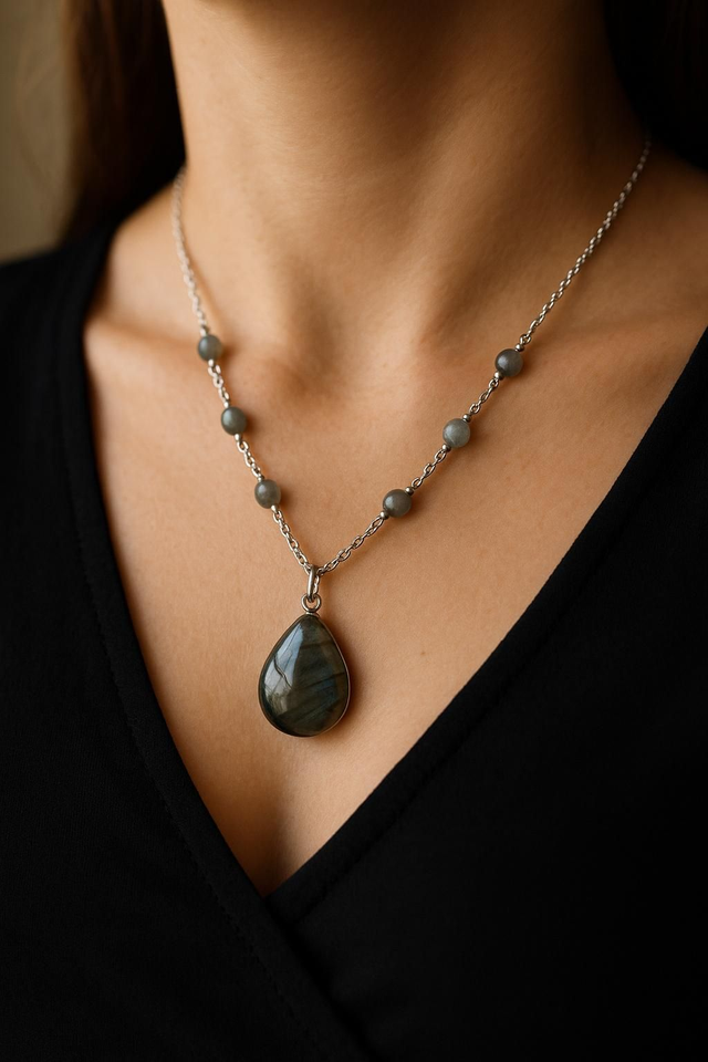 Collier Labradorite -- Protection, Intuition