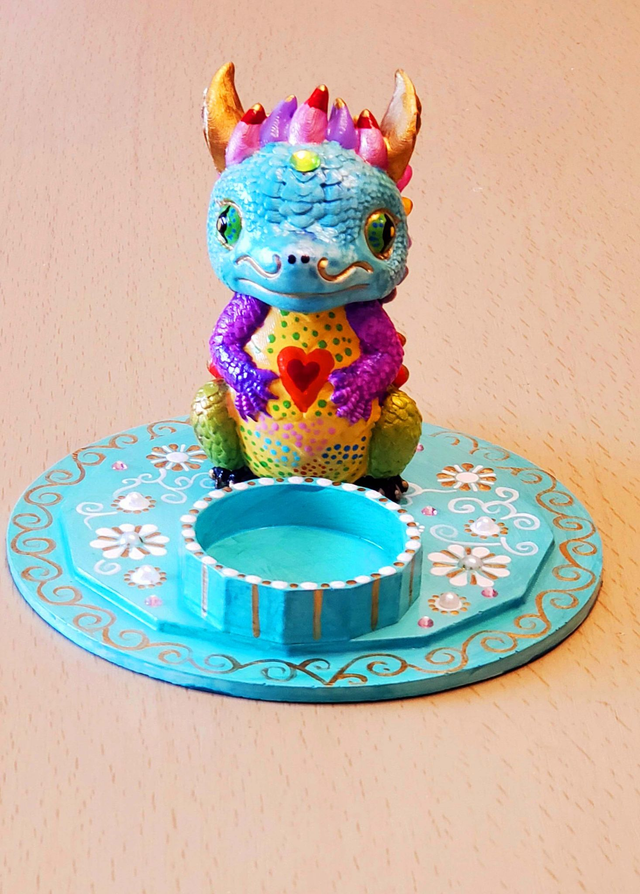 Niedlicher Drache, Dekorationsfigur, als Kerzenständer verwendbar