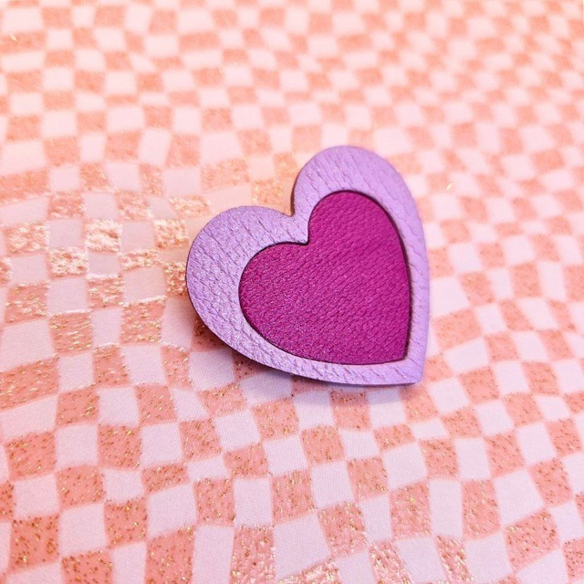 Broche en cuir "Sweetheart"