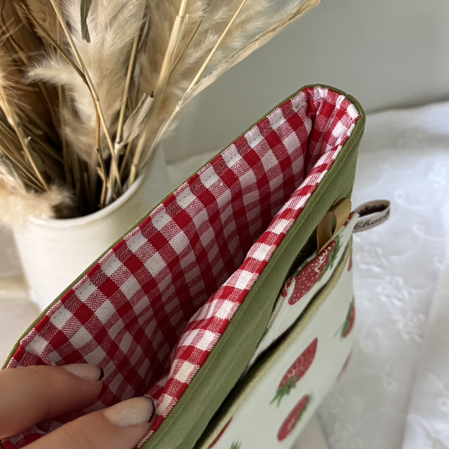 Pochette à livre et son signet Berry Patch