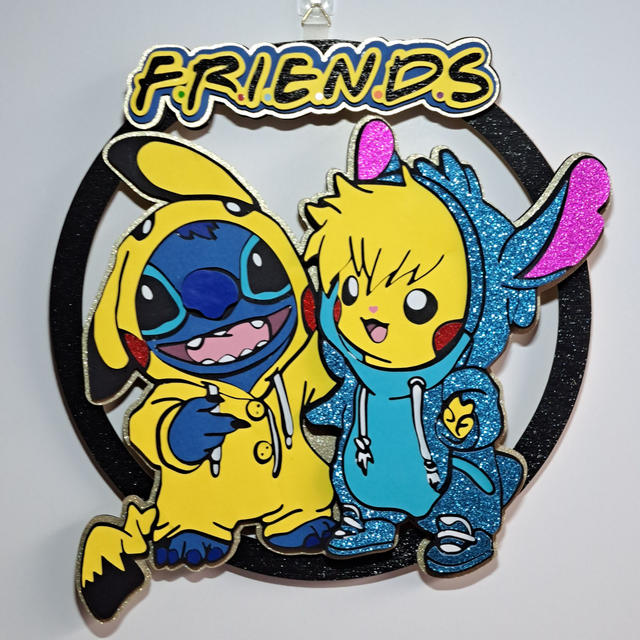 Couronne décorative murale Pikachu & Stitch