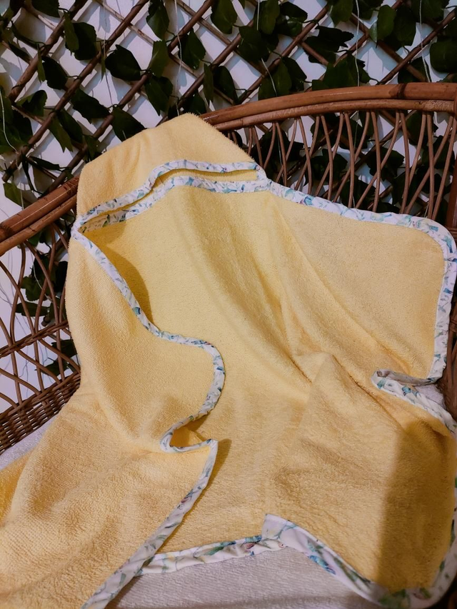 Sortie de bain jaune - Personnalisable