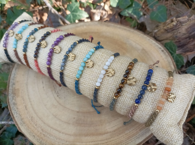 Bracelet « Ysé » ~ Pierres naturelles & petite breloque texturée