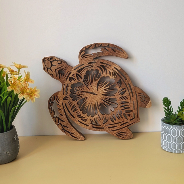 Tortue de mer en chêne