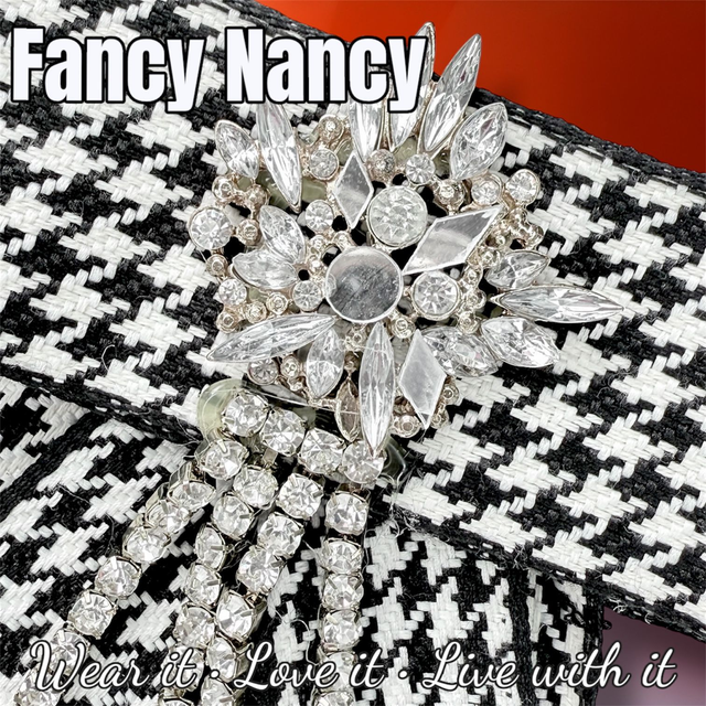 Beautiful bow brooch - Fancy Nancy Fashion