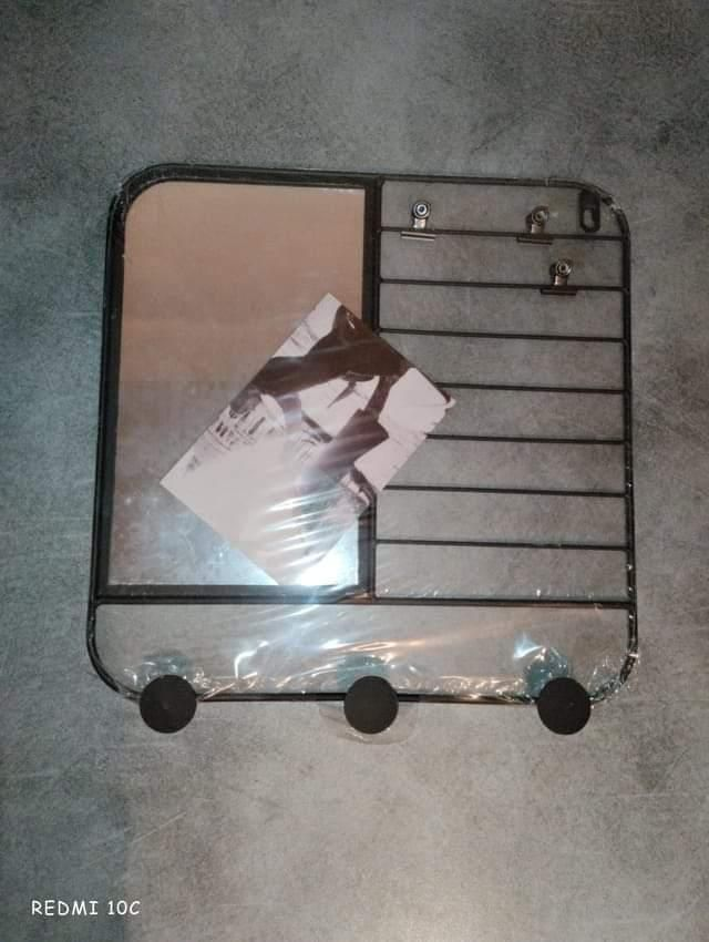 Miroir avec crochets