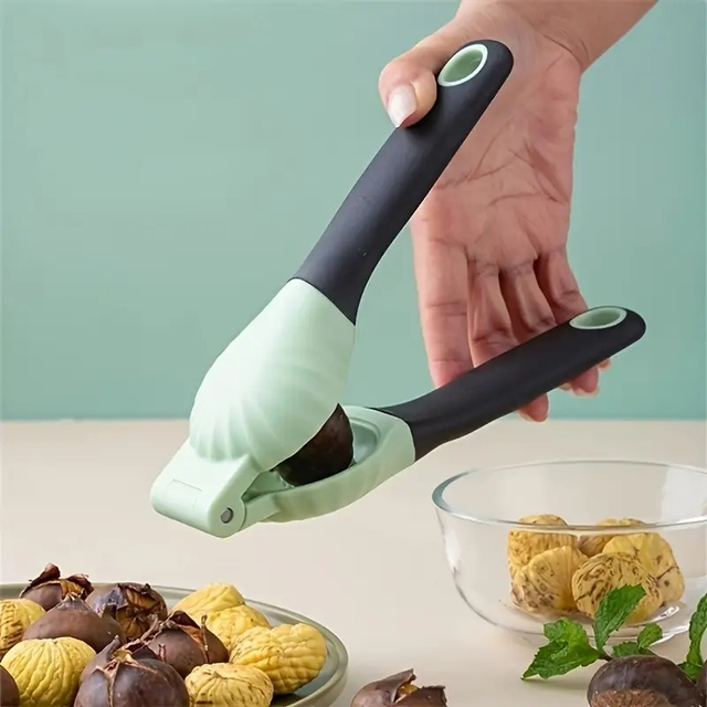 Nut Cracker with Ergonomic TPR Handle &amp; Lever Mechanism