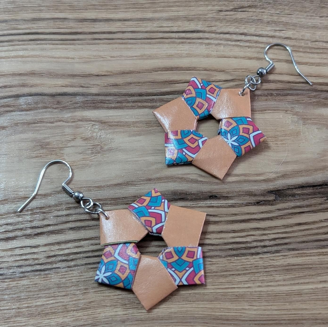 Boucles d'oreilles origami.