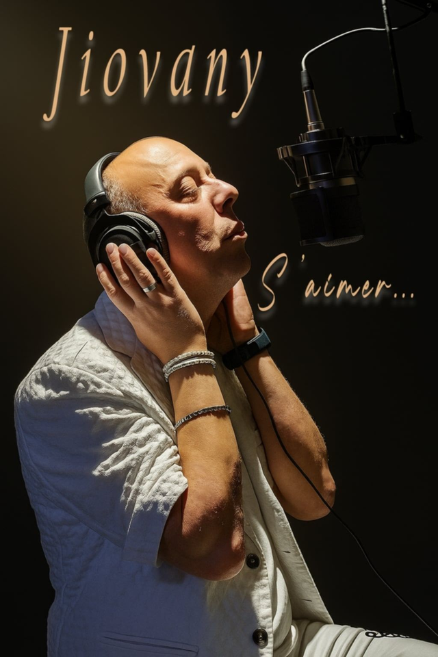 Album de 10 Titres intitulé " s 'aimer " 