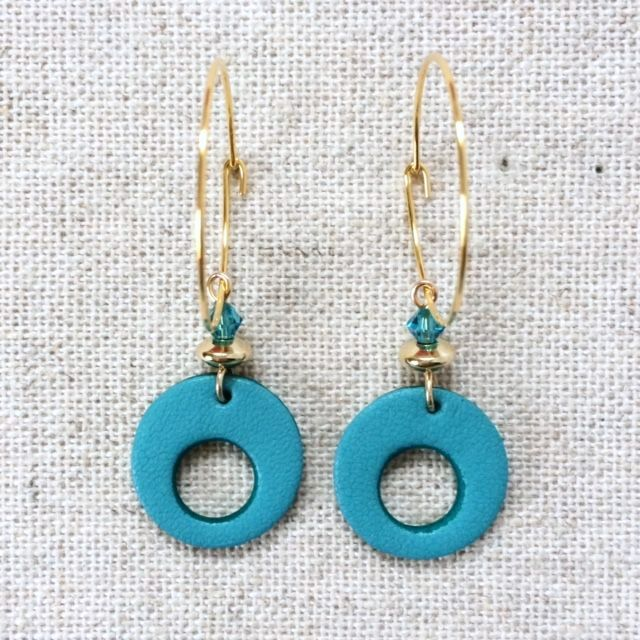 Boucles d’oreilles « Octave » dorées, cuir couleur turquoise terne