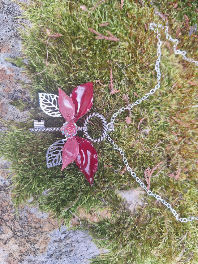 Collier gardienne de la vigne pourpre