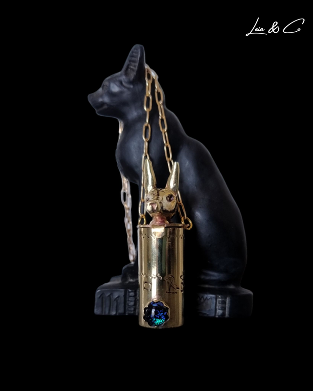 Collier amulette boîte à secrets Anubis LEIA&CO