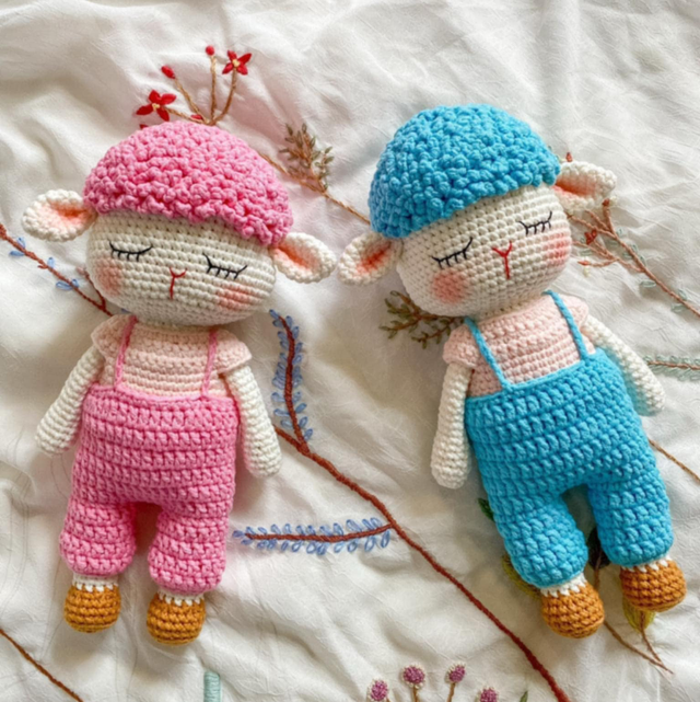 Cute sheep crochet handmade toy 