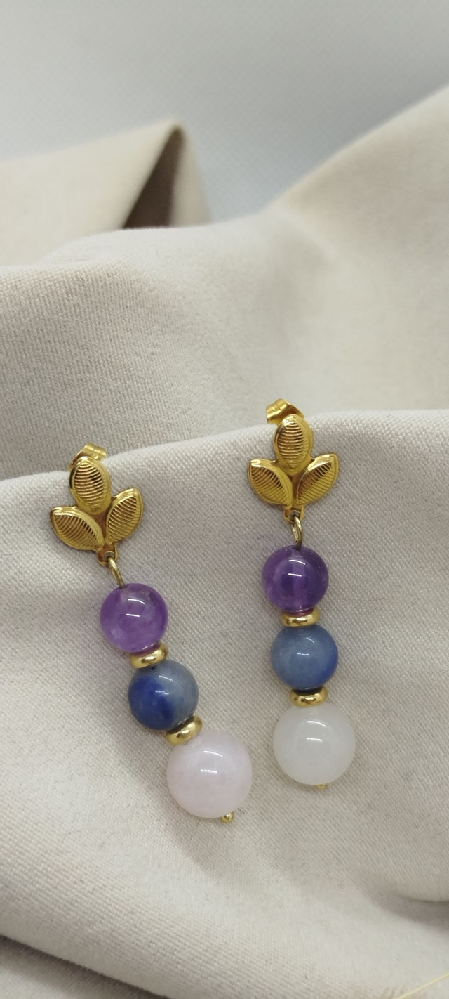Clous d&#039;oreilles en pierres naturelles de 8 et 10 mm (aventurine bleue, améthyste et quartz rose)