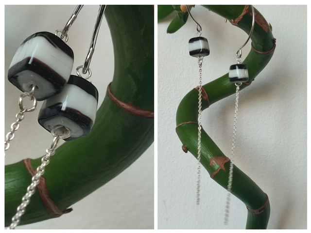 Boucles d&#039;oreilles cubes en verre blanc et noir, chaîne et fermoirs en acier inoxydable -sans nickel -piece unique 