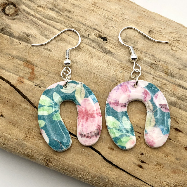 Vintage floral arches