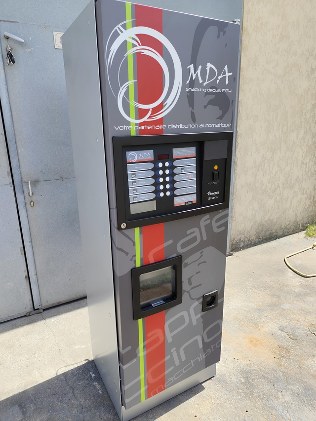 Distributeur de café Necta Venezia 