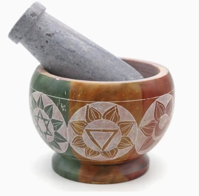 Vuolukivimorsetti & survin, monivärinen 7 chakraa