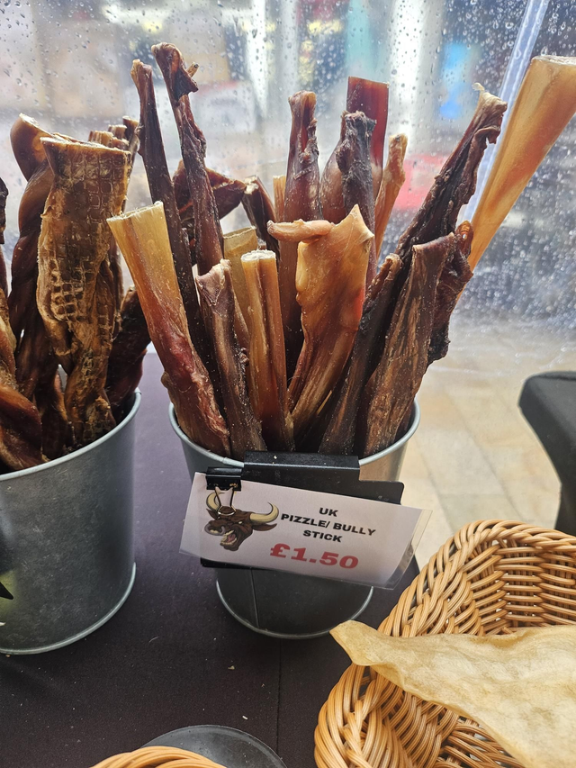 Beef Bully Sticks  / Pizzles  twisted