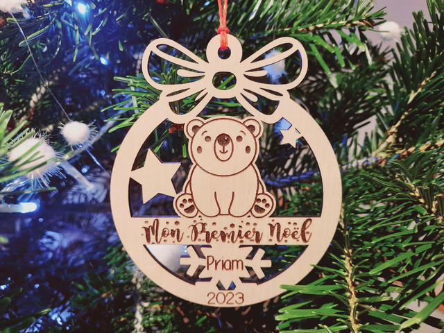 Boule de Noël personnalisée en bois massif - Modèle Ours 1er Noël