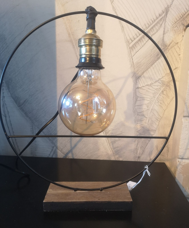 Lampe à poser "L'Orbital"