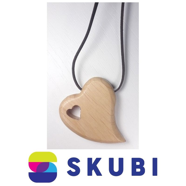 Přívěsek dřevěný - na krk - srdce s malým srdcem - prořez - masiv olše