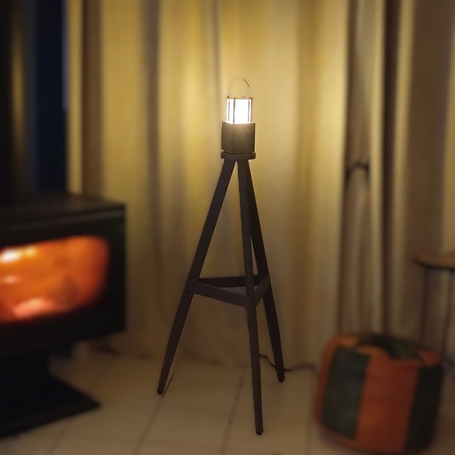 Trépied pour lanterne