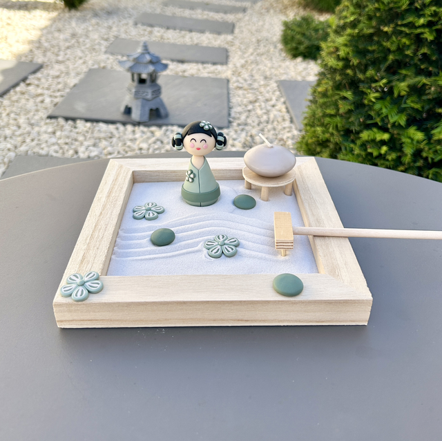 Jardin zen d&#039;intérieur kokeshi &quot;almond&quot;
