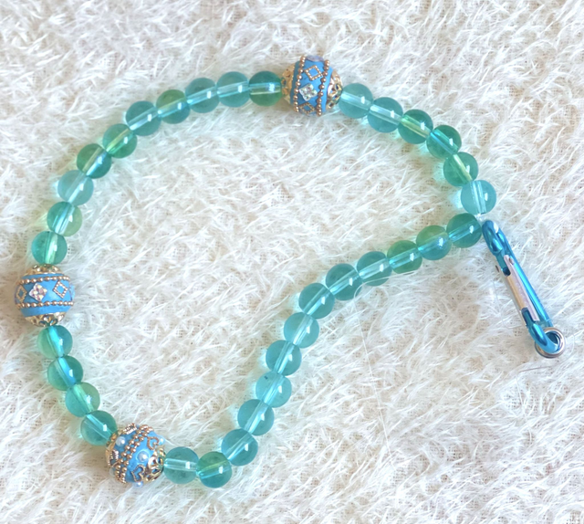 D07 - Dragonne téléphone perles verre ton bleu vert