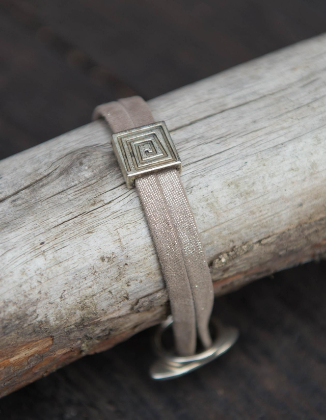 Bracelet suédine taupe