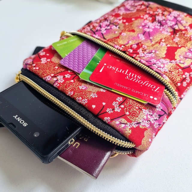 Mini-sac pour téléphone "Akina" rouge & simili cuir noir