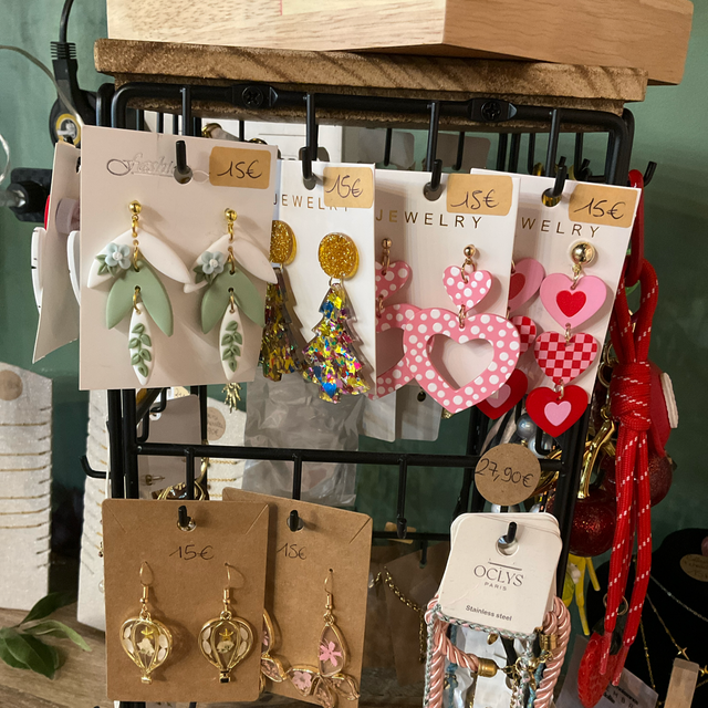 Boucles d’oreilles diverses