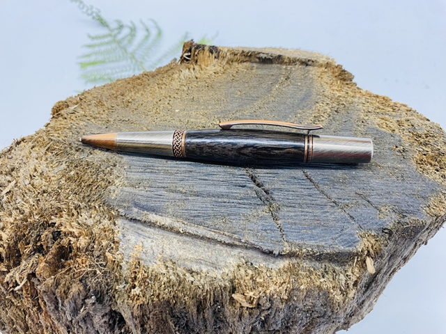 Irish Bog Oak Pen with Celtic Knot