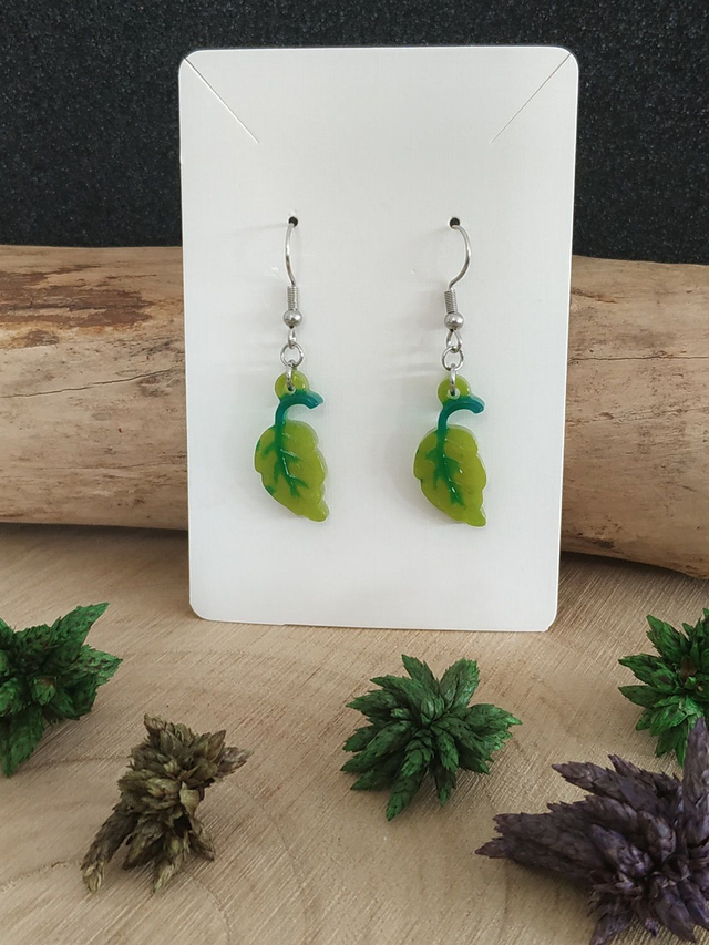 Boucles d'oreilles feuille vert clair
