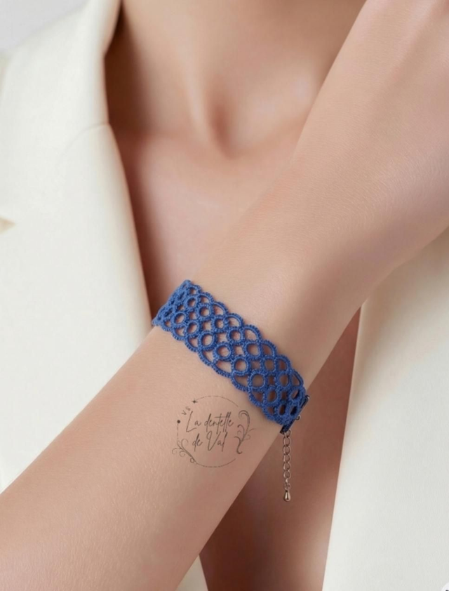 Bracelet bleu frivolité 