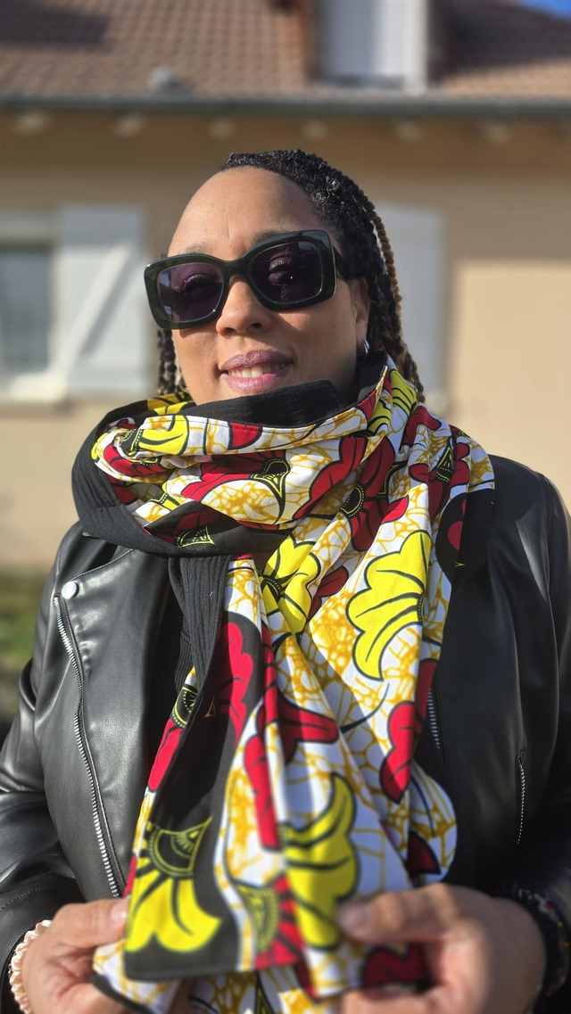 Fleur rouge et jaune - fond blanc