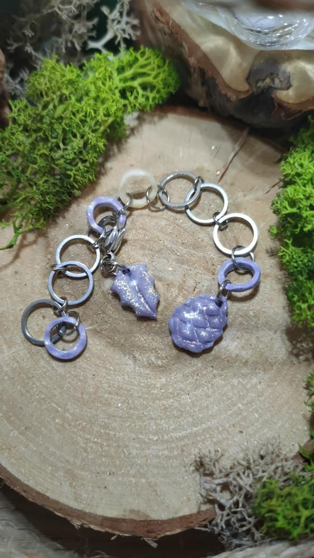 Compte-rang Pomme de pin pailletée mauve