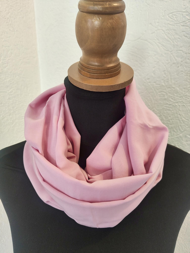 Tour de cou léger rose pâle 