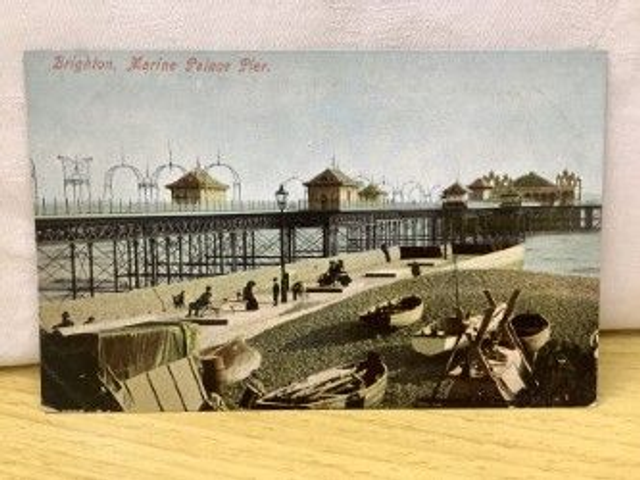 Brighton, Marine Palace Pier, Sussex, Pictorial Centre vintage postcard. Our Ref No. R146 £2.00
