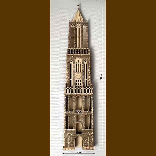  Domtoren van Utrecht 100cm hoog, 20cm breed en 3,4 cm dik. 
