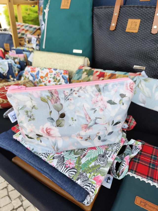 Nécessaire plastificada 