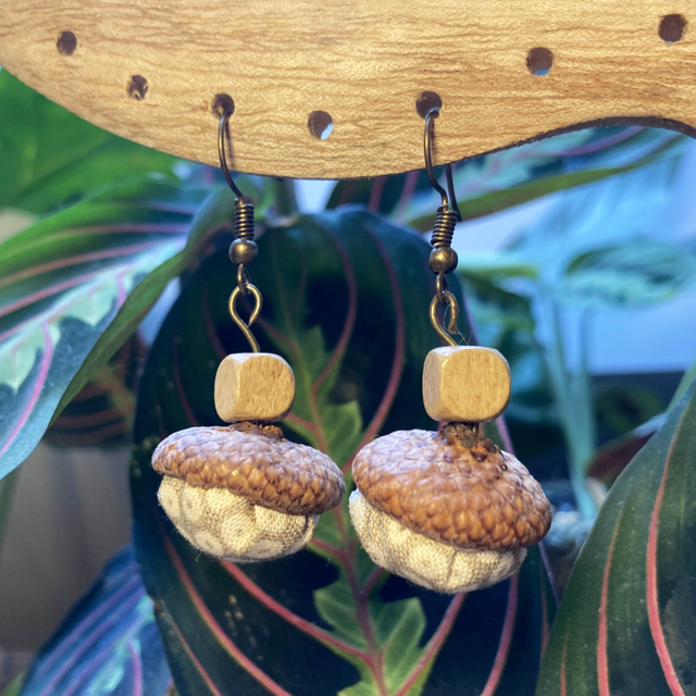 Boucles glands petits cercles