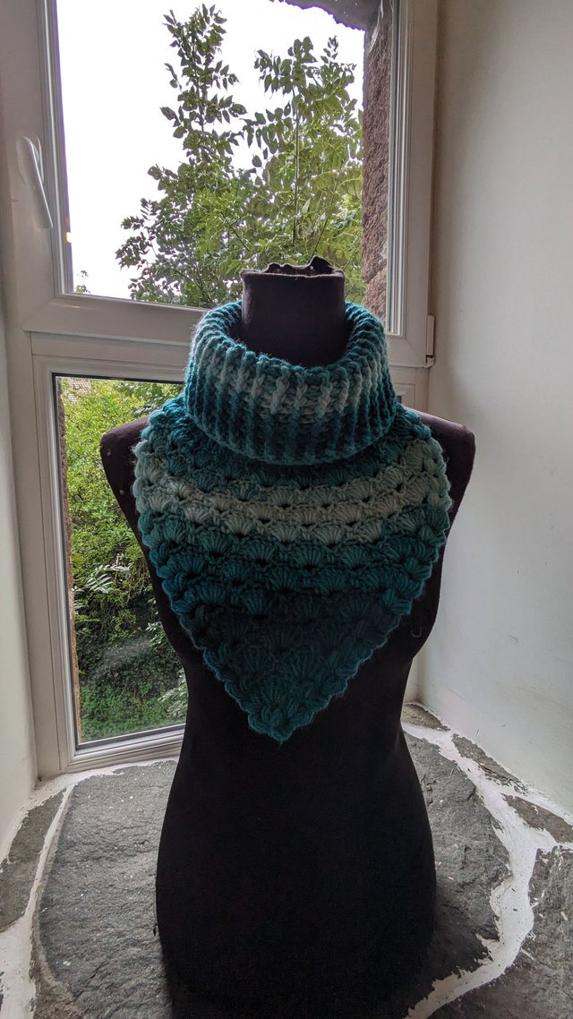 Tour de cou bleu dégradé 