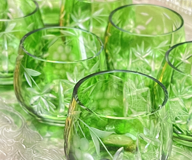 Set aus 8 böhmischen Schnapsgläsern