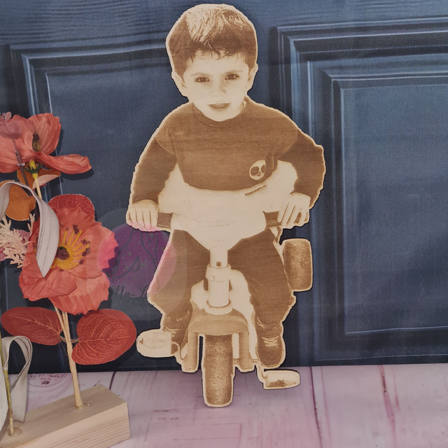 Cadre photo format A4 découpe a la forme- Cadeau gravé personnalisé