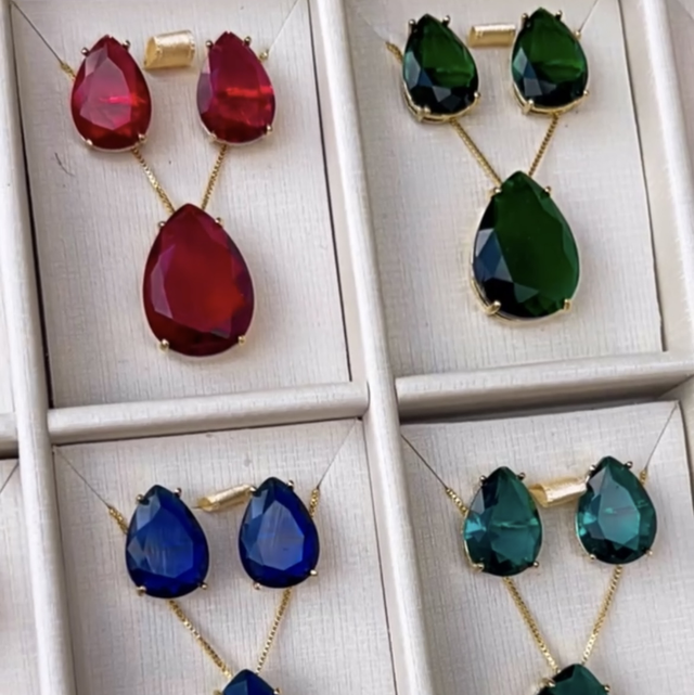 Conjunto gota color banhado em ouro 18k