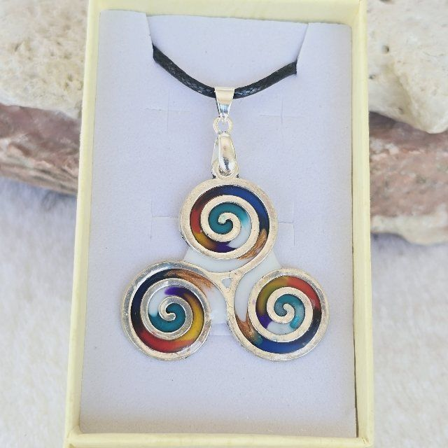 MEDAILLON ARTPIM TRISKELL 