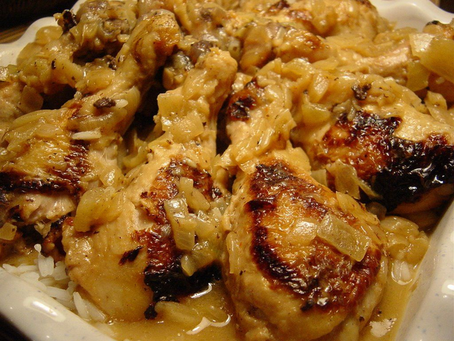 Poulet Yassa sénégalais – Plat africain traditionnel fait maison à Cherbourg