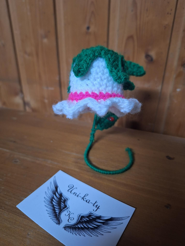 Kleine Blumenlampe gehäkelt 